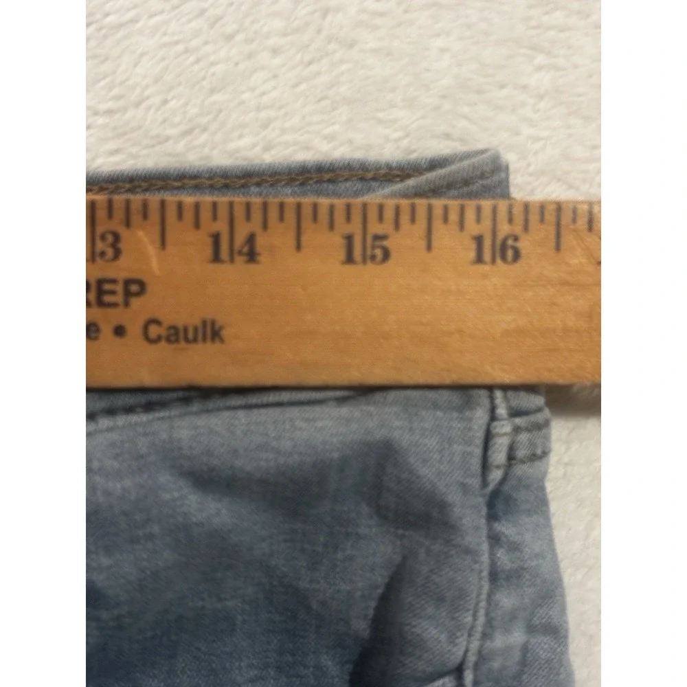 Levi's Women's W32 Medium Wash Blue Cotton Blend‎ Denim Classic Bermuda Shorts